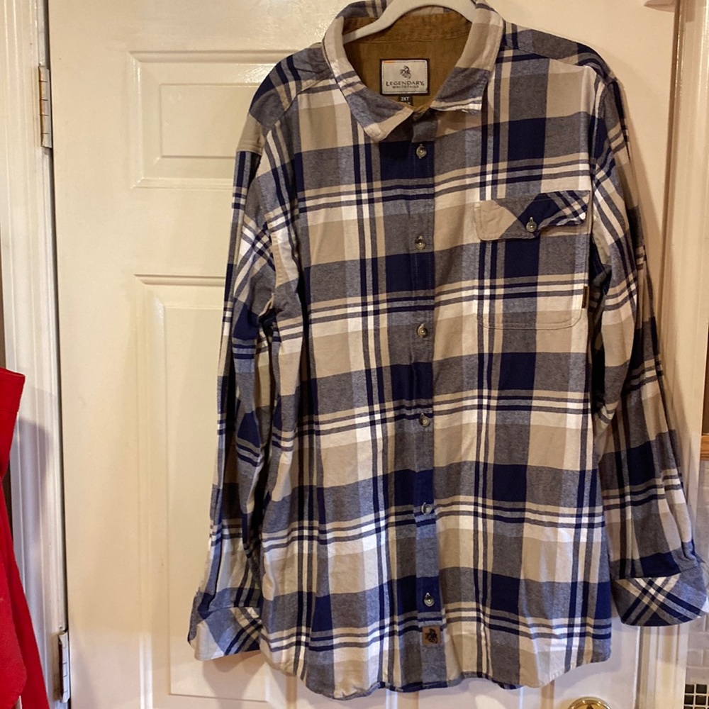 Legendary Whitetails men’s soft flannel shirt. Like new size 2XT.
